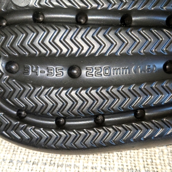 CERYTHRINA Black Slide Sandals Anti-Slip Pillow Slippers Ultra Light Space theme - Picture 7 of 7